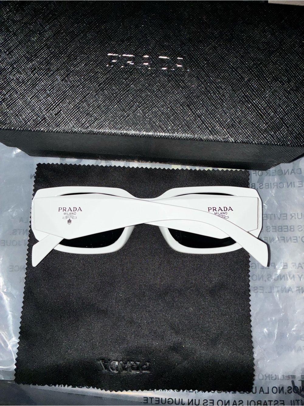 White Prada symbole sunglasses - Picture 2 of 3